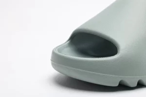 Yeezy-Slide-22Salt22-Top-Reps2.webp