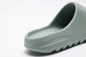 Yeezy-Slide-22Salt22-Top-Reps3.webp