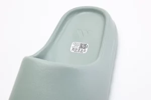 Yeezy-Slide-22Salt22-Top-Reps5.webp