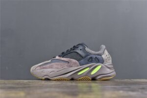 Yeezy700Mauve_11.jpg
