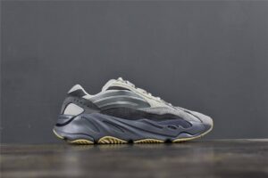 YeezyBoost700V2Tephra_14.jpg