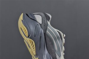 YeezyBoost700V2Tephra_3.jpg