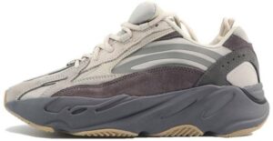 YeezyBoost700V2Tephra_8.jpg