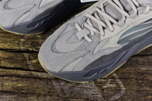 YeezyBoost700V2Tephra_9.jpg
