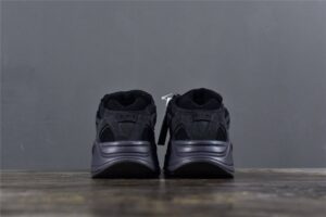 YeezyBoost700V2Vanta_12.jpg