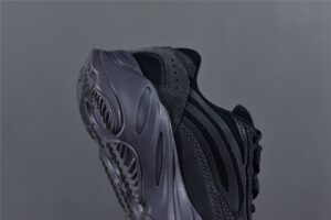 YeezyBoost700V2Vanta_14.jpg
