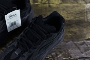 YeezyBoost700V2Vanta_3.jpg