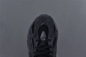 YeezyBoost700V2Vanta_8.jpg