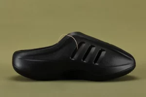 adiFOM-IIInfinity-Mules-Black-2.webp