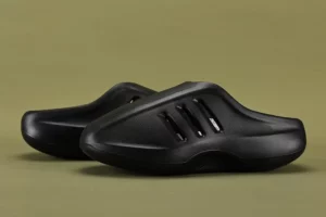 adiFOM-IIInfinity-Mules-Black.webp