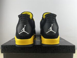 air-jordan-4-thunder-2023-3.jpg