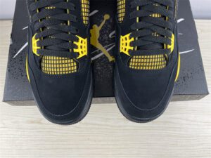 air-jordan-4-thunder-2023-4.jpg