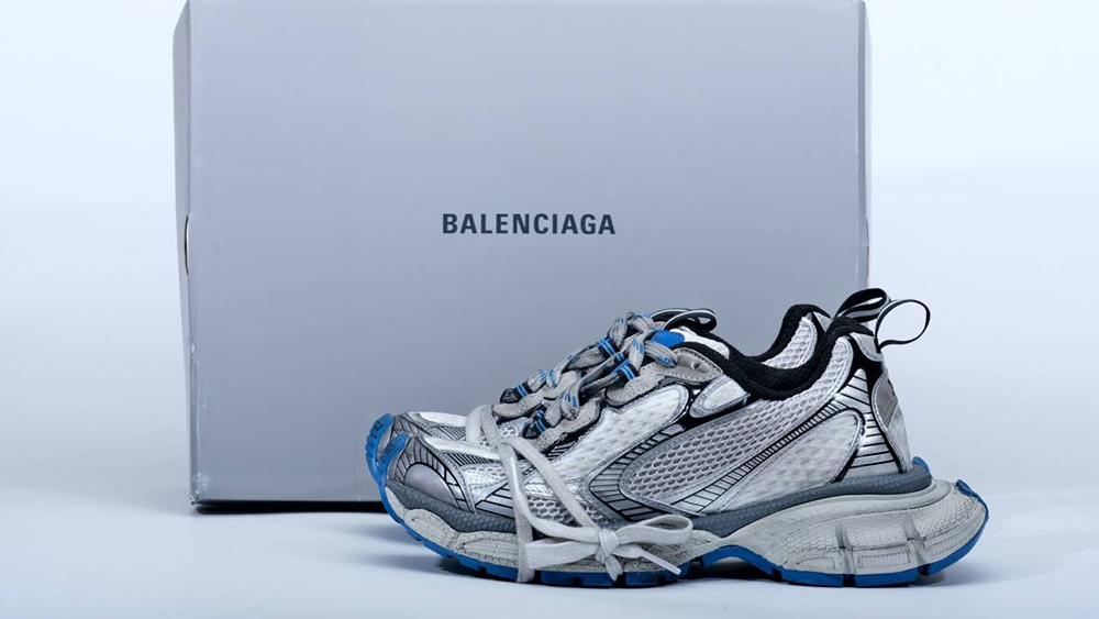 balenciaga-3xl-white-blue-9-1.png