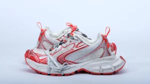 balenciaga-3xl-white-red-1.webp