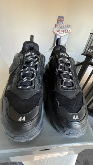 balenciaga-triple-S-black-3-scaled-1.jpeg