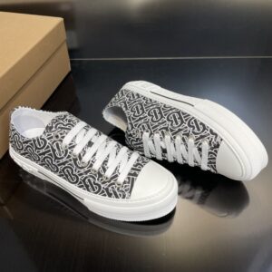 burberry-cotton-sneaker-1-2.jpg