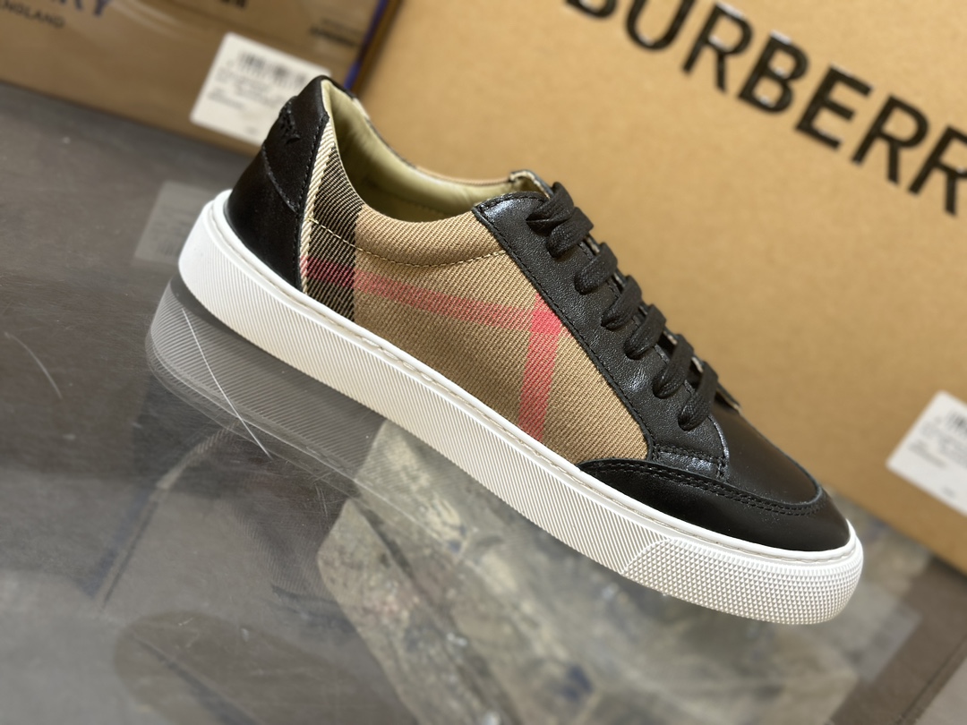 burberry-sneaker-1-3.jpg