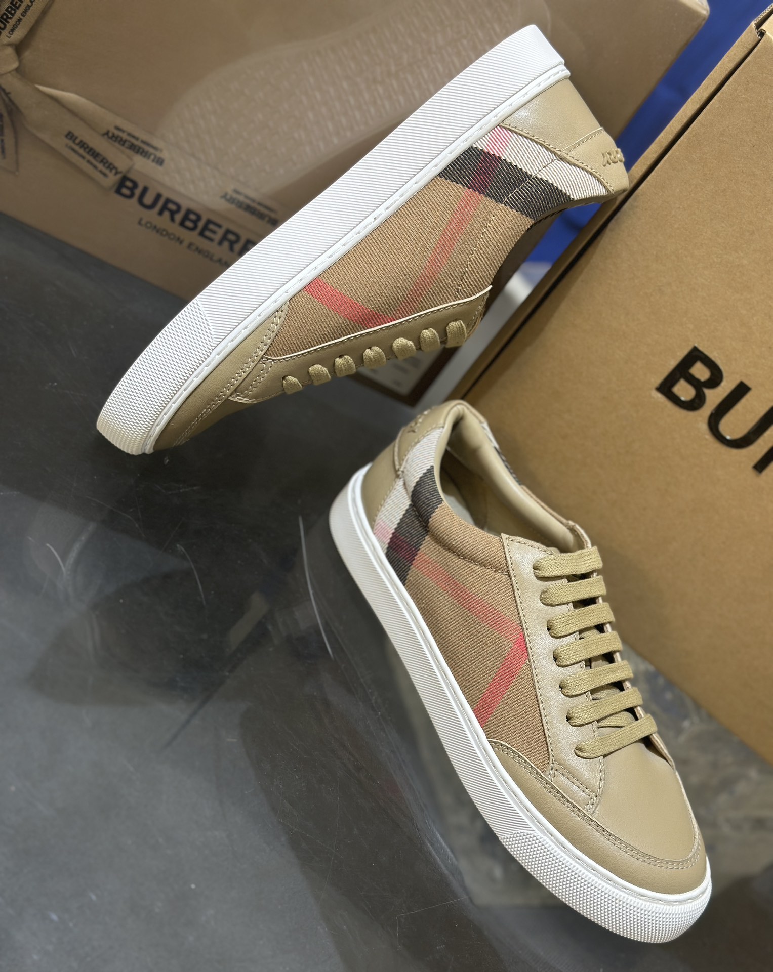 burberry-sneakers-1-4.jpg