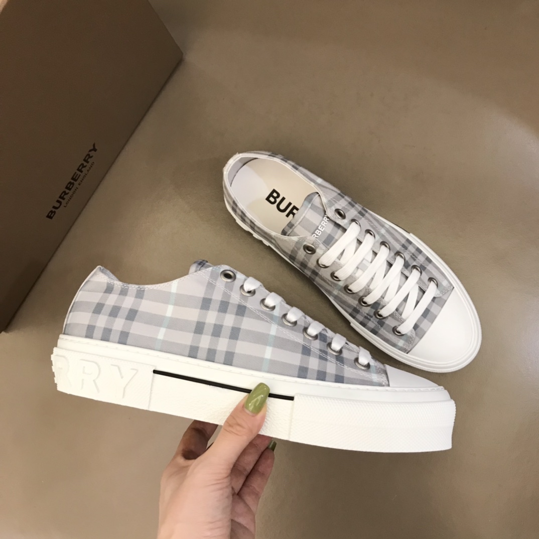 burberry-sneakers-3-2.jpg