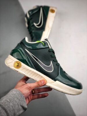 kobe-4-bucks-1.jpg