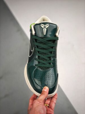 kobe-4-bucks-2.jpg
