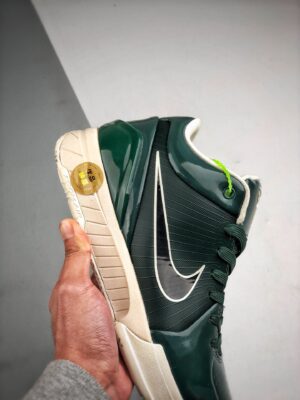 kobe-4-bucks-6.jpg