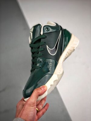 kobe-4-bucks-7.jpg