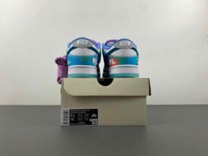nike-sb-dunks-futura-2.jpg