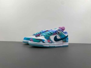 nike-sb-dunks-futura-7.jpg