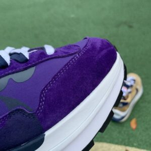 sacai_10_e6058215-86cf-4894-9613-94a7b253cc19.jpg