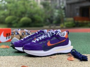 sacai_5_8531edd5-c3c0-403c-be01-9eb4f8e3bcb0.jpg