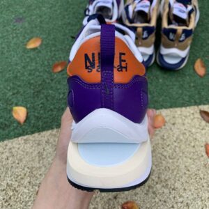 sacai_9_789d5882-1494-47a9-baf5-f7a2d3196a9a.jpg