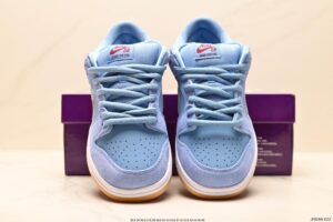 sb-dunks-phillies-1.jpg