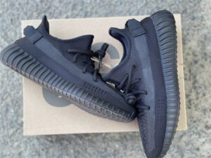 yeezy-boost-350-onyx-5-1.jpg