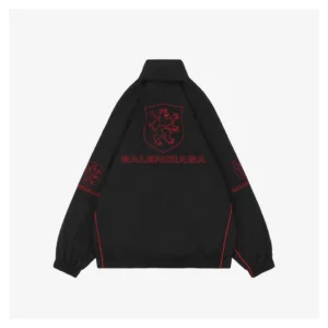 Balenciaga-Manchester-United-Crest-Embroidered-Stand-Collar-Jacket5.jpeg-1.webp