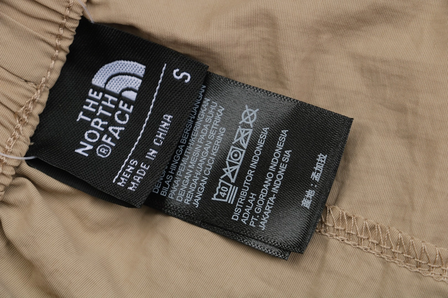 TNF-Pocket-Logo-Utility-Shorts8.jpeg.webp