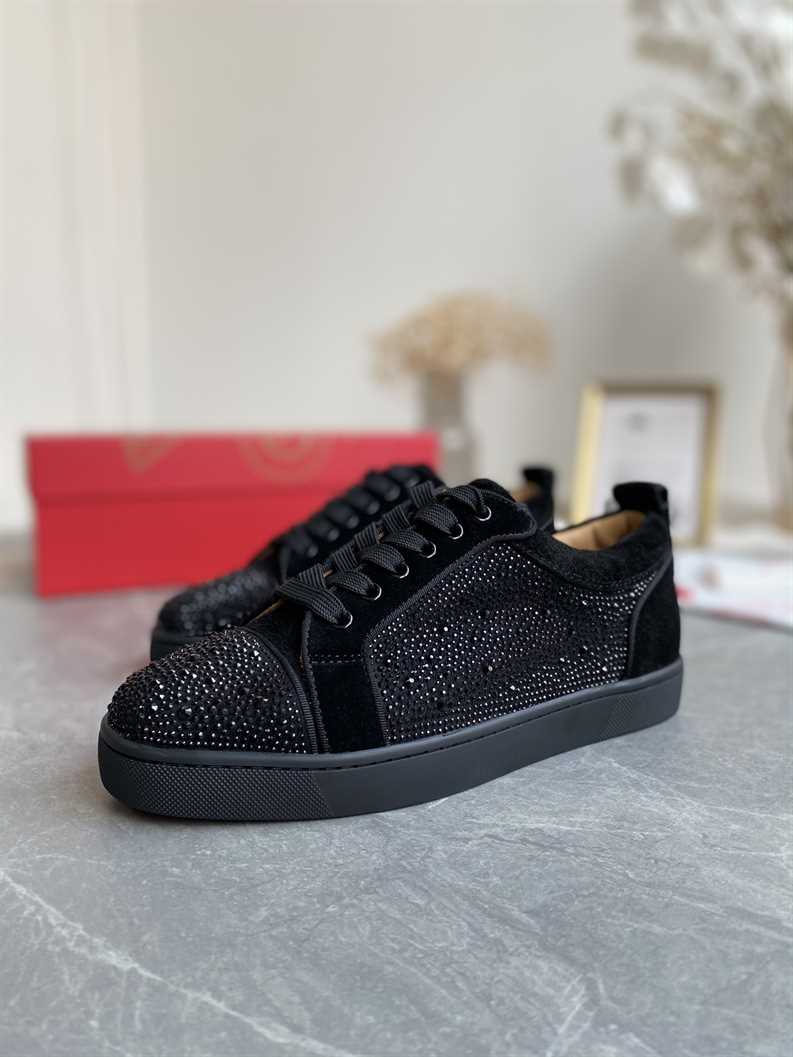 CHRISTIAN LOUBOUTIN LOW TOP SNEAKER