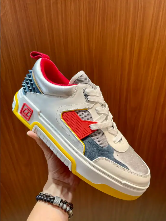 CHRISTIAN-LOUBOUTIN-ASTROLOUBI-SNEAKER-CL175-3.webp