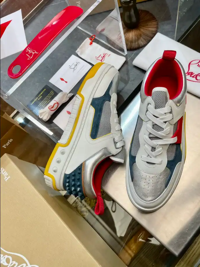 CHRISTIAN-LOUBOUTIN-ASTROLOUBI-SNEAKER-CL175-4.webp