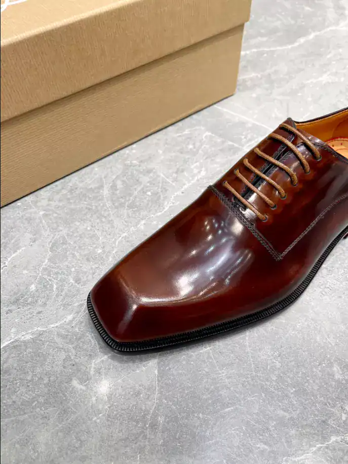 CHRISTIAN-LOUBOUTIN-CORTEO-LDC014-2.webp