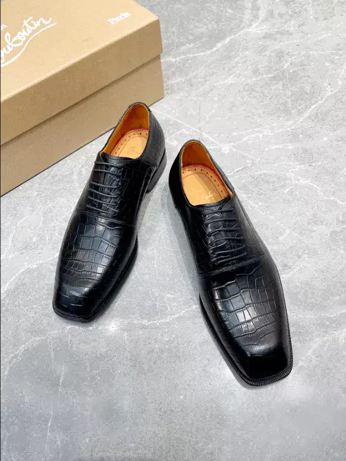 CHRISTIAN-LOUBOUTIN-CORTEO-LDC016-2.webp