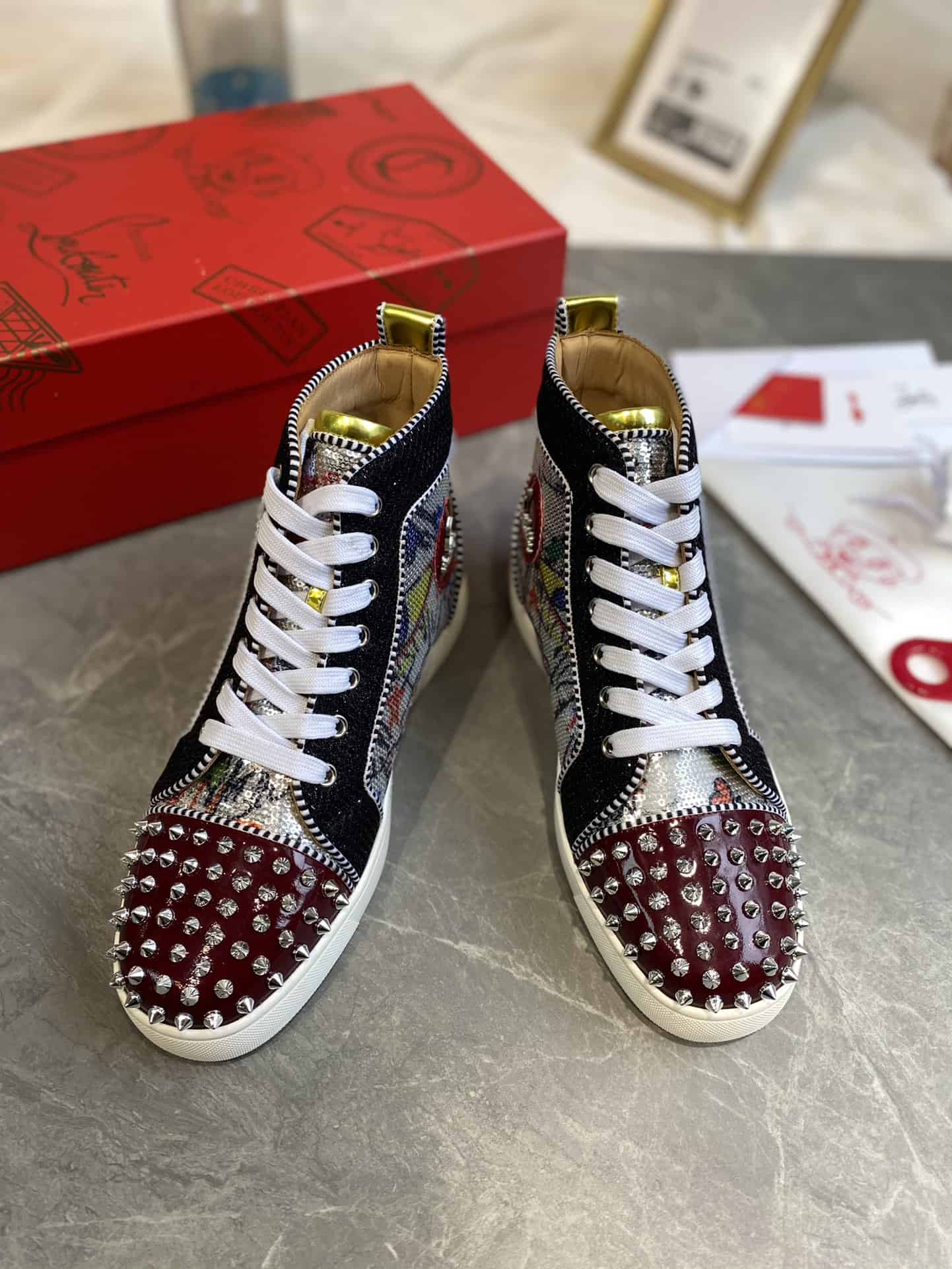 CHRISTIAN-LOUBOUTIN-HIGH-TOP-SNEAKER-CL182-2.jpg