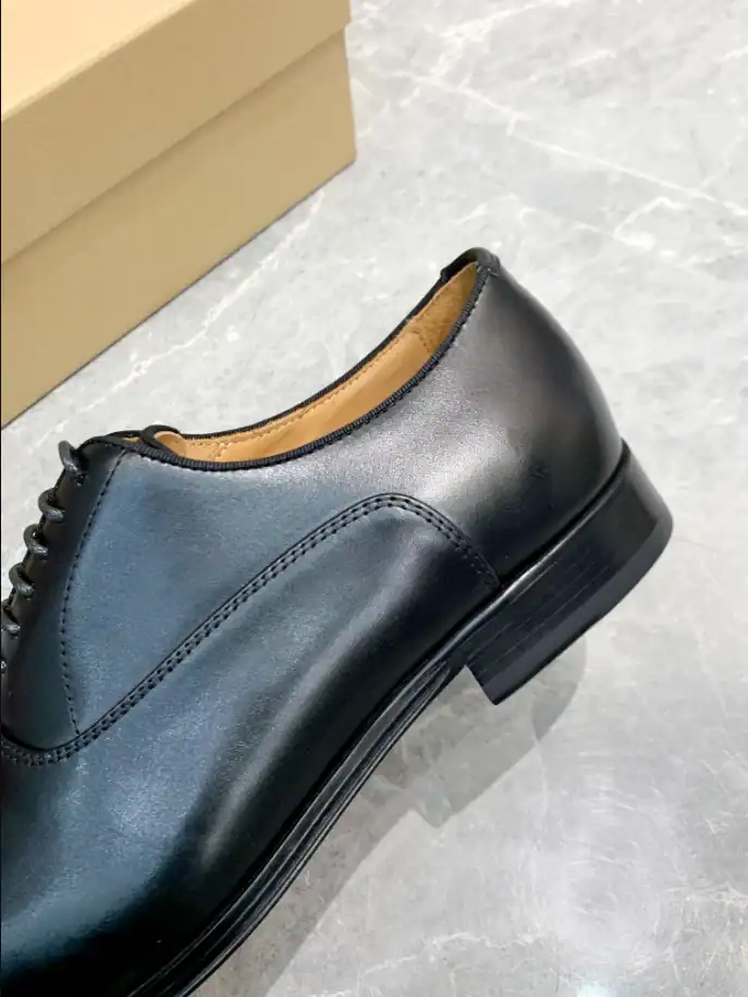 CHRISTIAN-LOUBOUTIN-SHOES-LDC023-8.webp