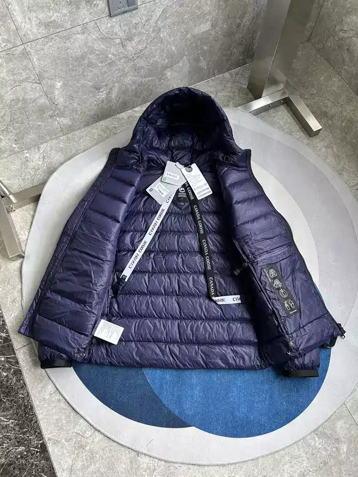 Canada-Goose-Crofton-Hoody-Jacket-CG022-1.webp
