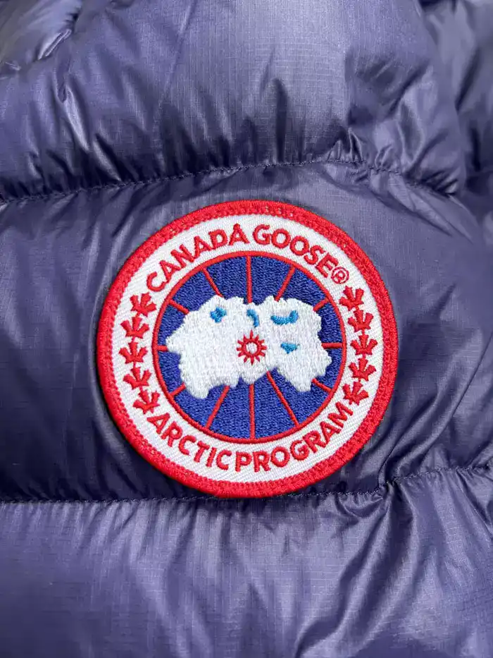 Canada-Goose-Crofton-Hoody-Jacket-CG022-2.webp