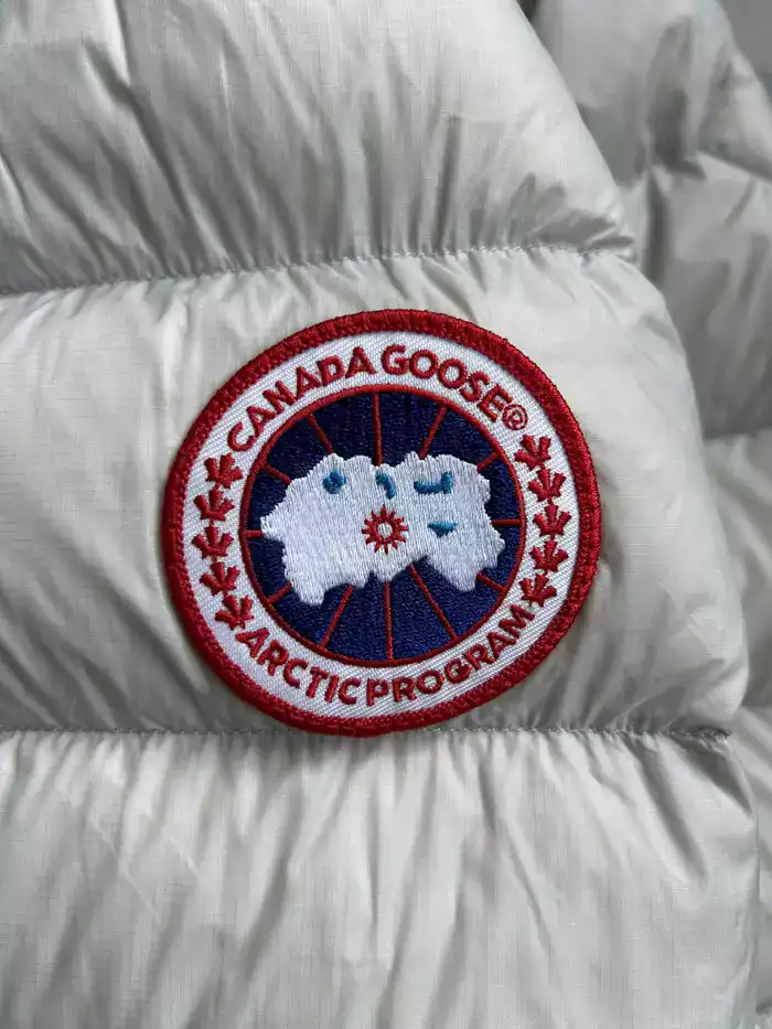 Canada-Goose-Crofton-Hoody-Jacket-CG023-4.webp