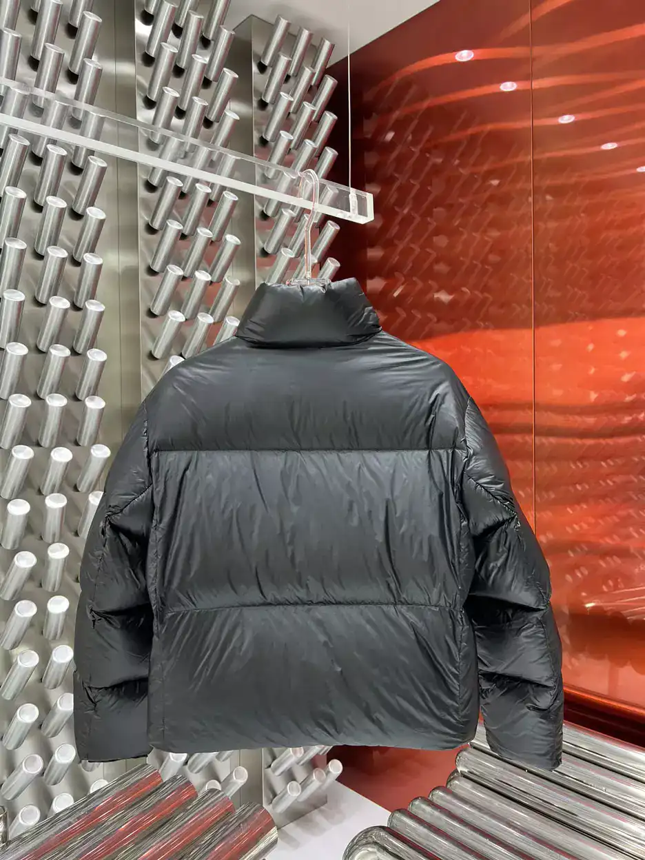 Canada-Goose-Cypress-Cropped-Puffer-Jacket-CG002-2.webp