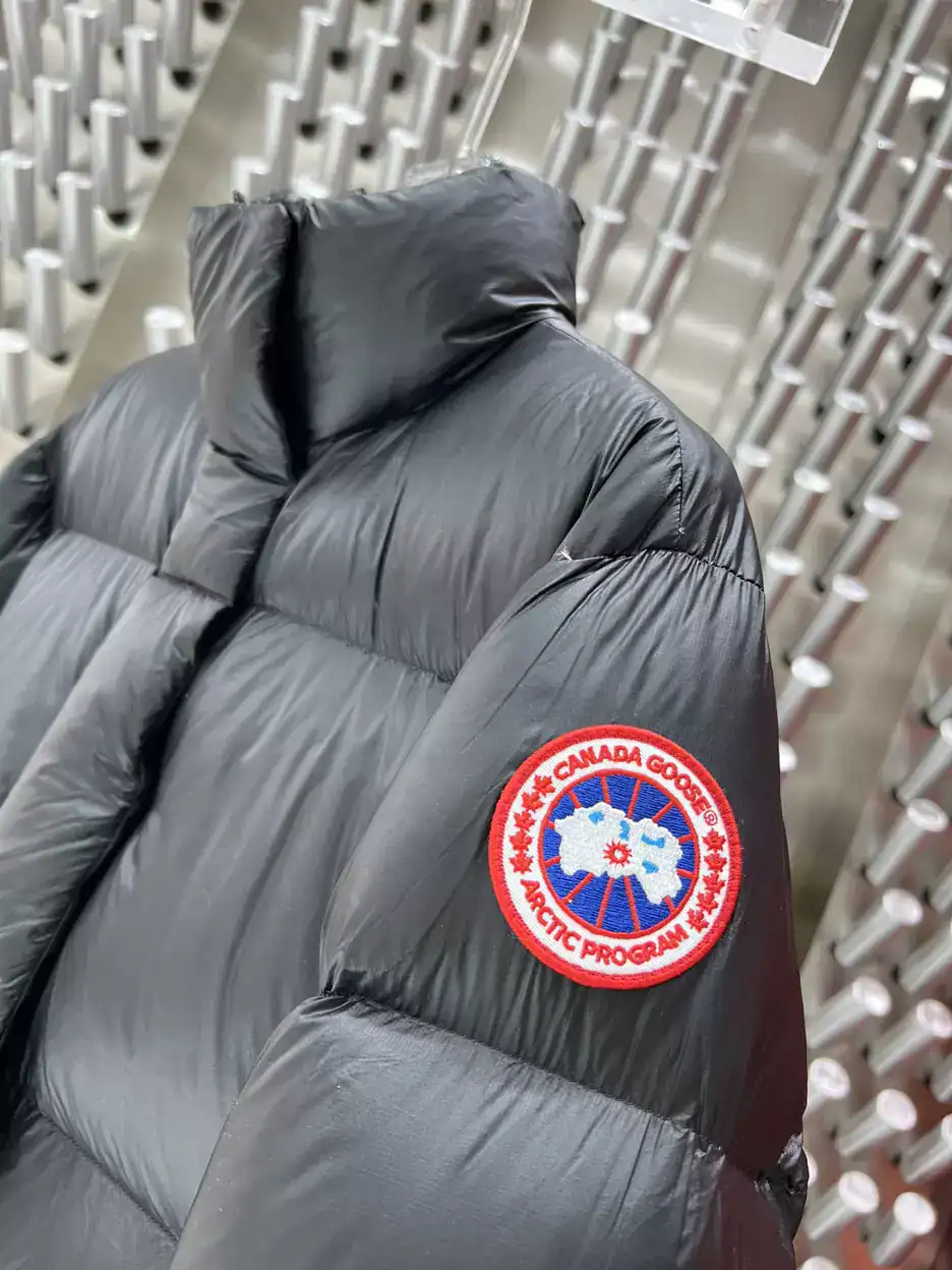 Canada-Goose-Cypress-Cropped-Puffer-Jacket-CG002-3.webp