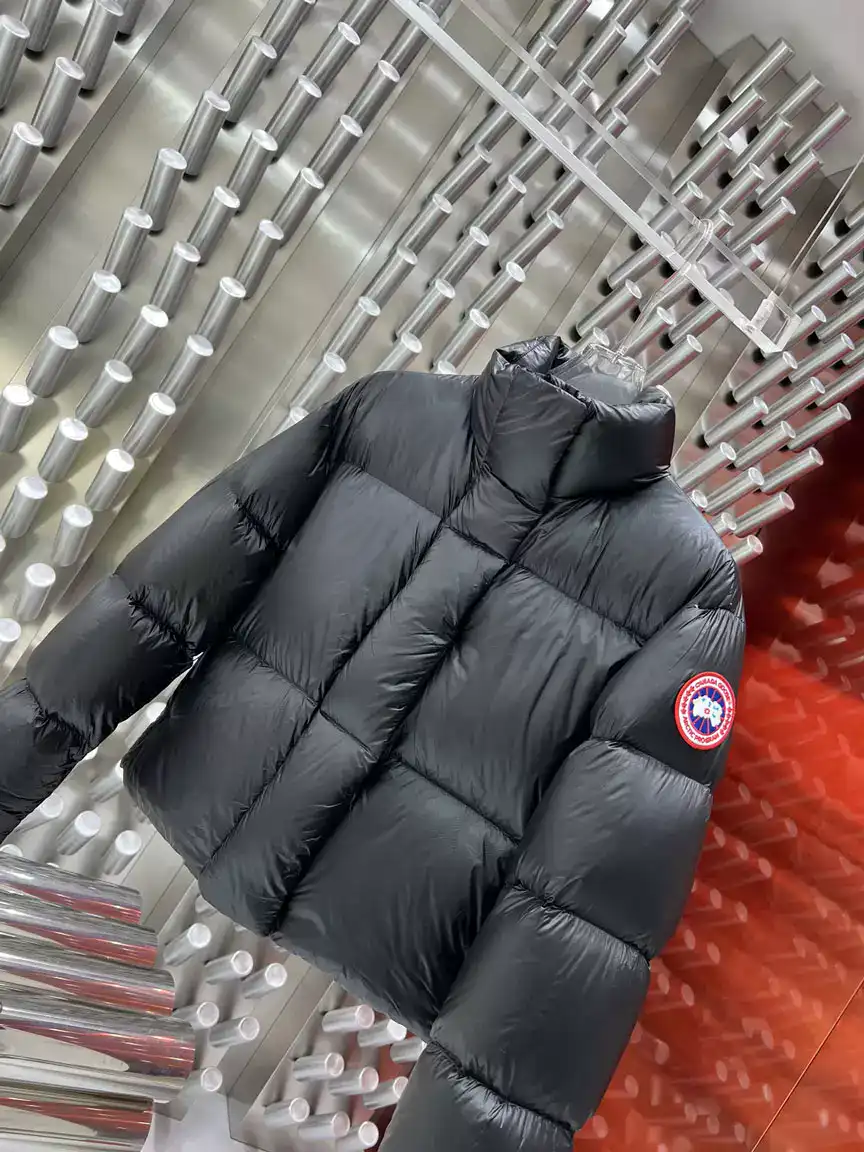 Canada-Goose-Cypress-Cropped-Puffer-Jacket-CG002-5.webp