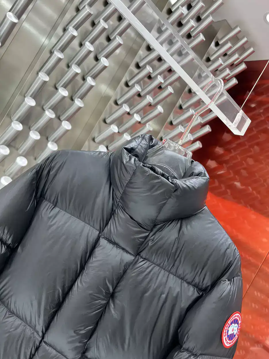 Canada-Goose-Cypress-Cropped-Puffer-Jacket-CG002-7.webp